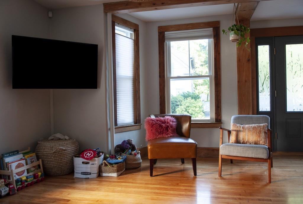 11 Porter Pl - Photo 3 of 30