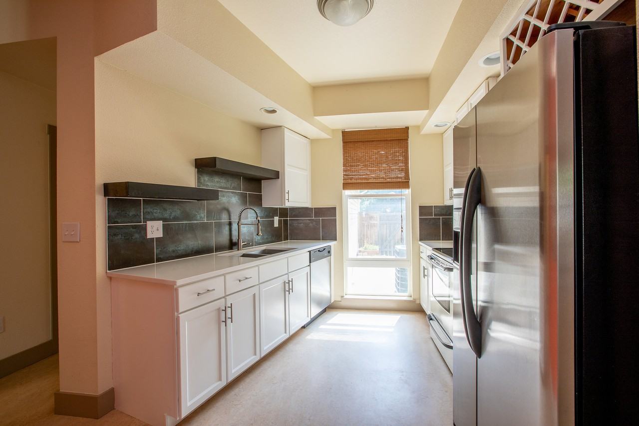 802 Heschel Street #C - Photo 3 of 21