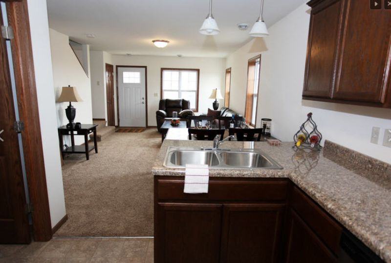 12 5th St NW - Photo 2 of 5