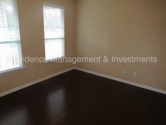 2024 Middleton Farm Dr - Photo 3 of 8