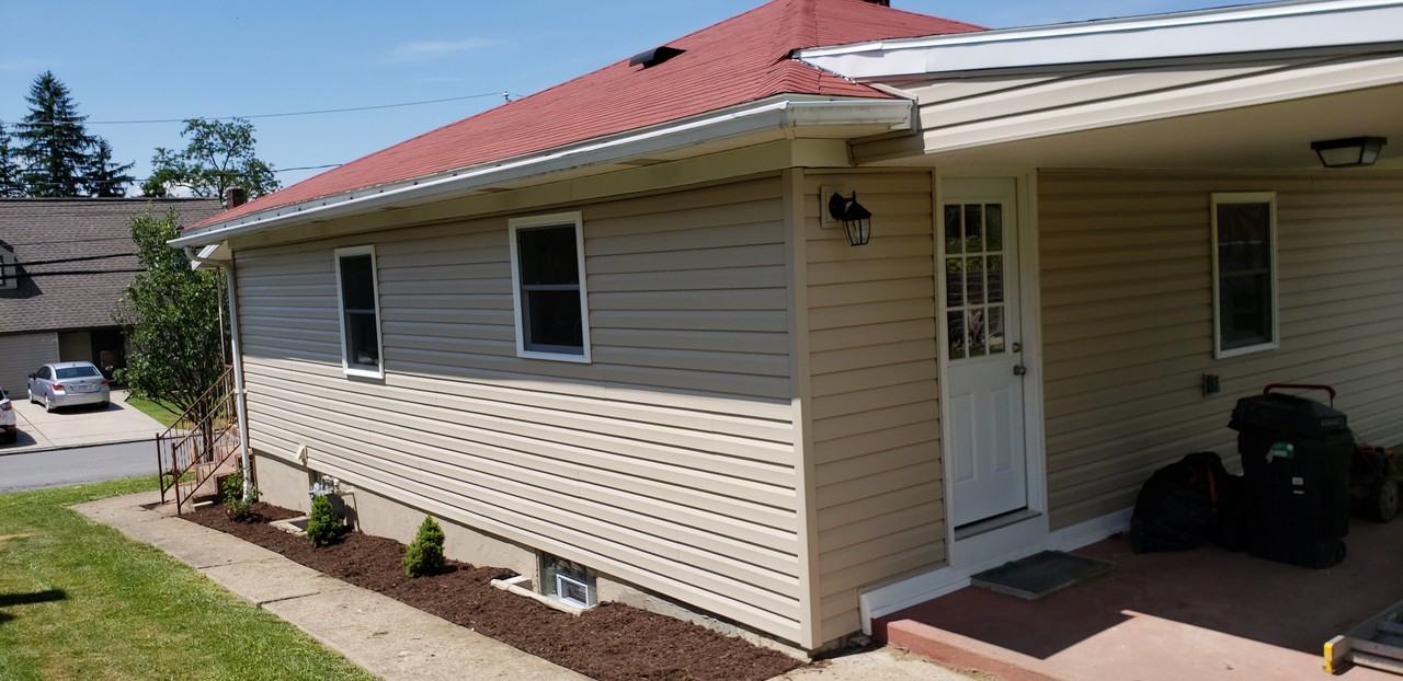 131 Hawthorne Street - Photo 2 of 16