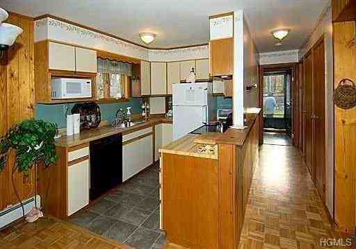 36 Casey Ln - Photo 3 of 20