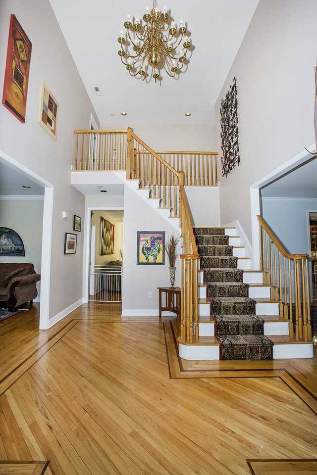 24 Silvers Ln N - Photo 2 of 25