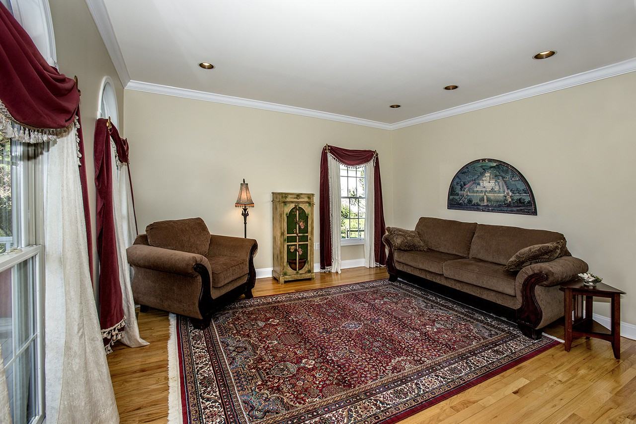 24 Silvers Ln N - Photo 3 of 25