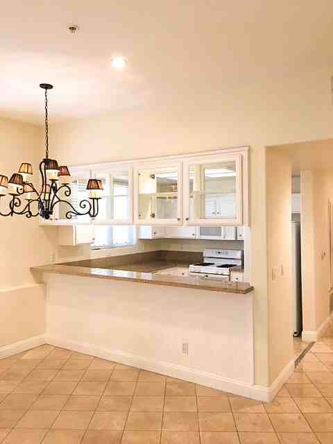 Montana Ave & S Bundy Drive