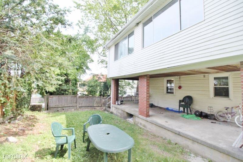 43 Hall Ave - Photo 3 of 10