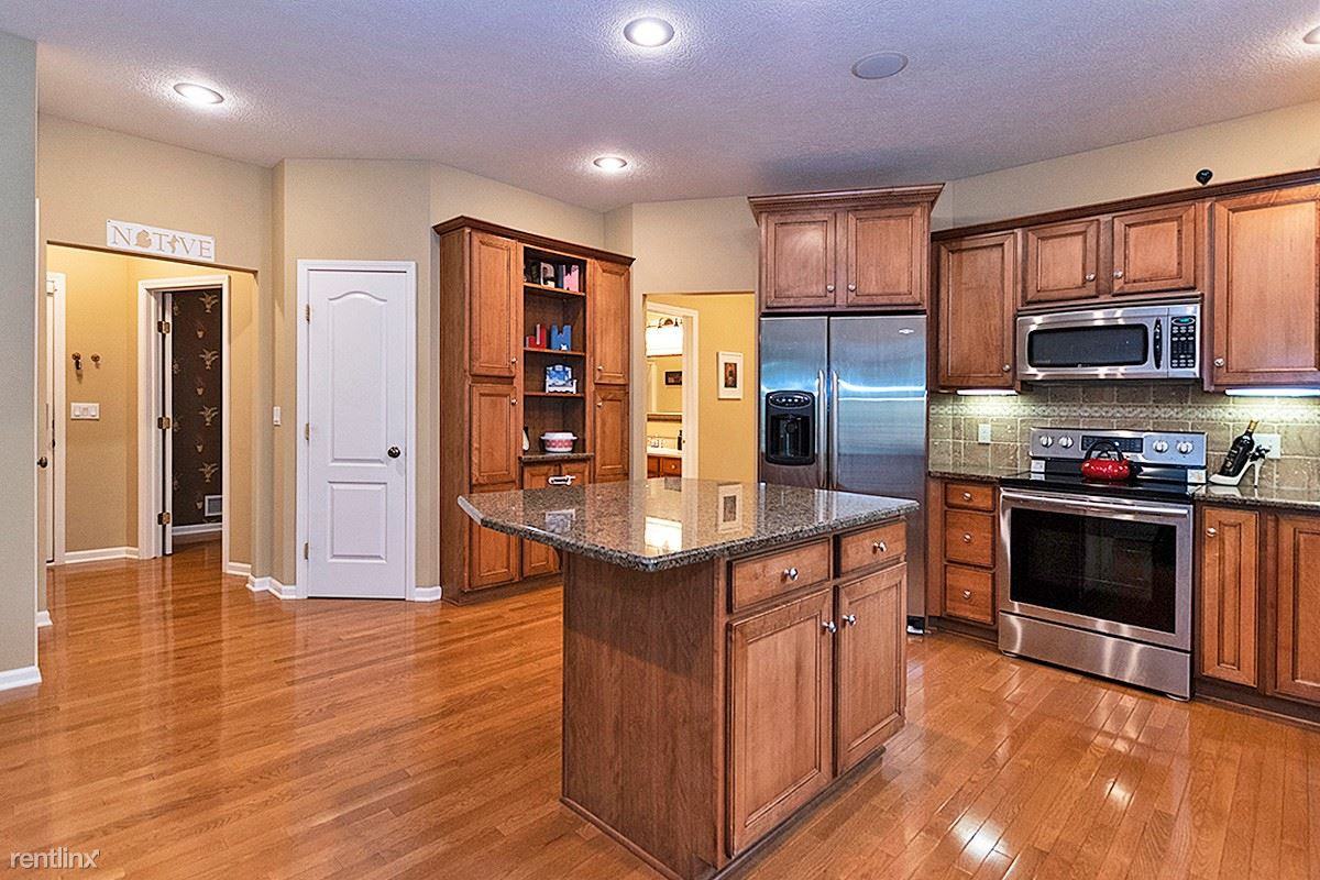 13461 Blaisdell Dr - Photo 3 of 30