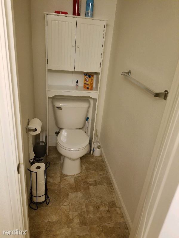 23052 NE Chinook St - Photo 3 of 13