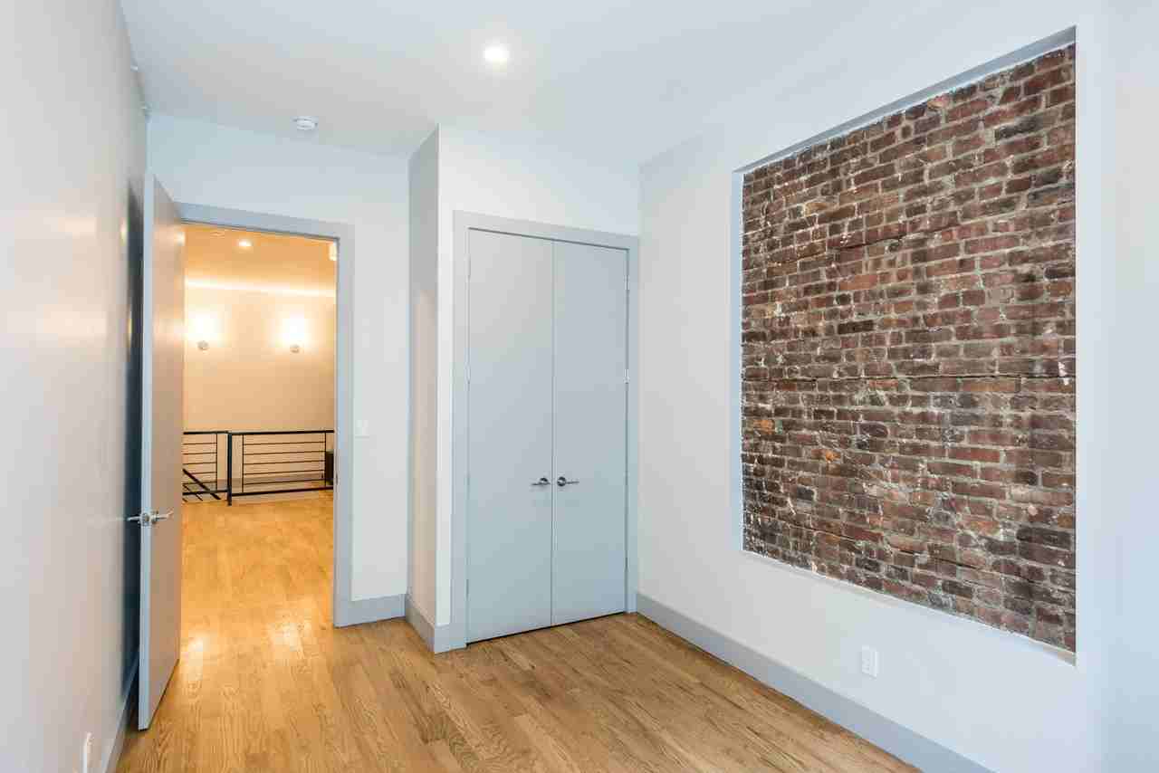 227 Hancock Street #22AT