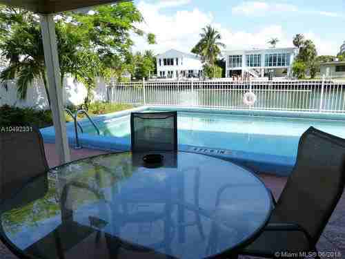 2233 Calais Dr - Photo 2 of 8