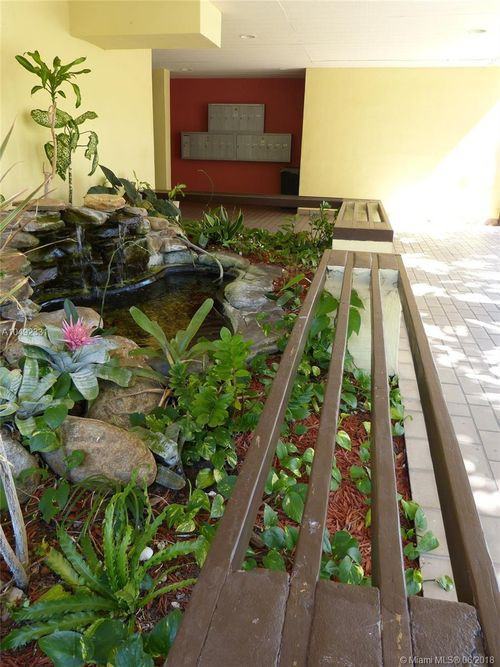 2233 Calais Dr - Photo 3 of 8