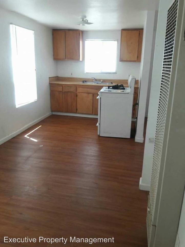 2217 Berkeley St - Photo 2 of 6