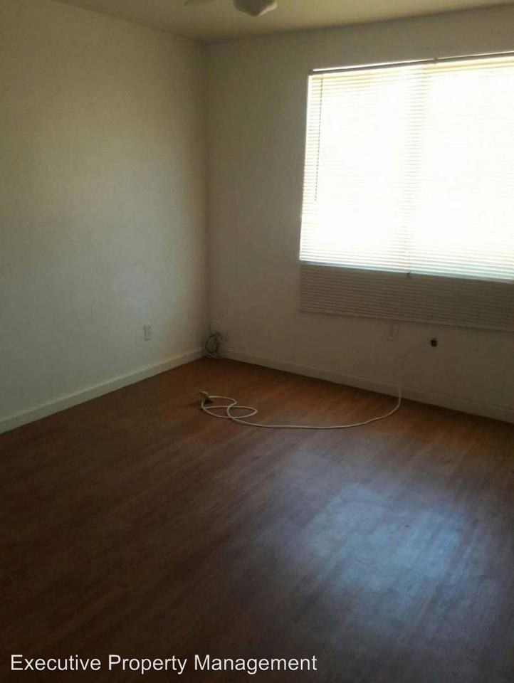 2217 Berkeley St - Photo 3 of 6