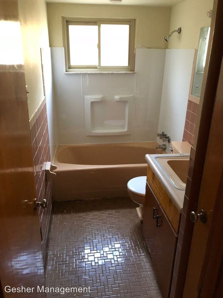 616 James St - Photo 3 of 6