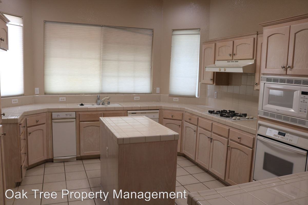 2330 W Atlanta Ave - Photo 2 of 10