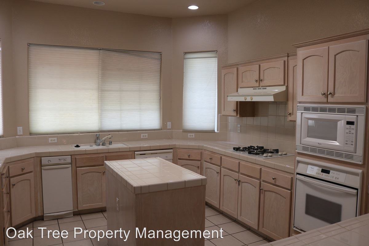 2330 W Atlanta Ave - Photo 3 of 10