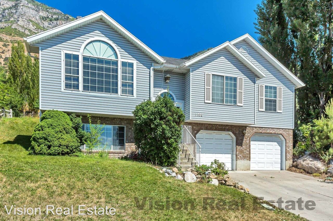 1108 Oakmont Ln - Photo 2 of 17