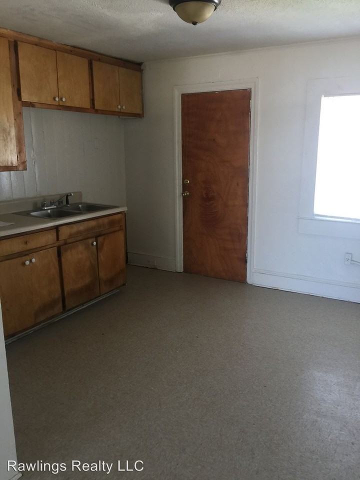 300 Mallory St. - Photo 3 of 5