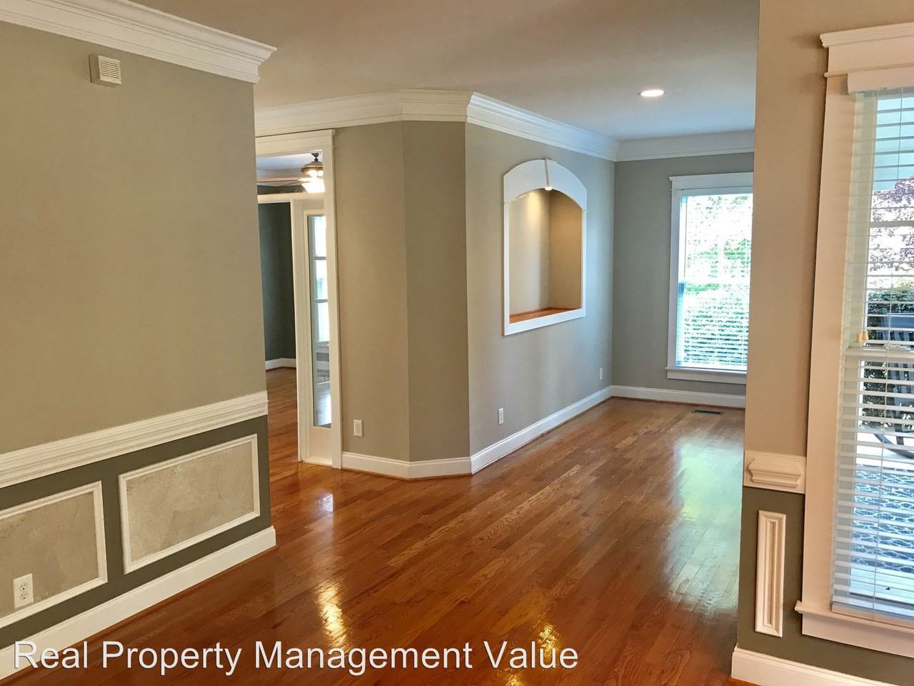 14702 Elmcrest Ct - Photo 2 of 40