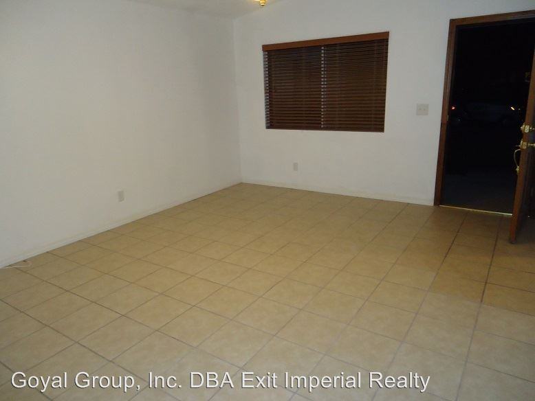 1012 Birch St - Photo 2 of 12