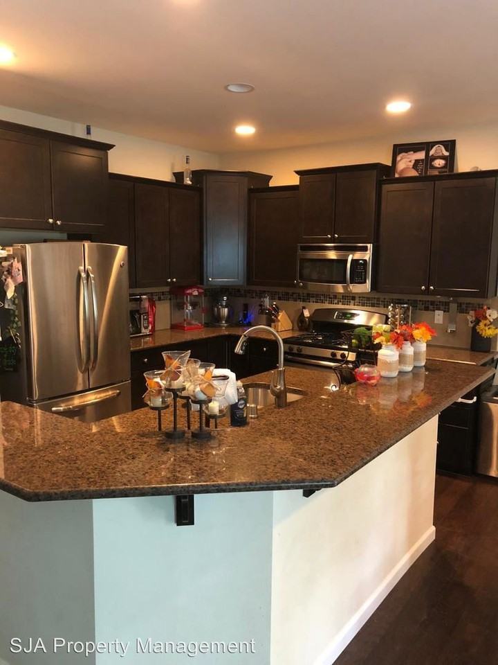 19924 5th Ave W - Photo 3 of 14