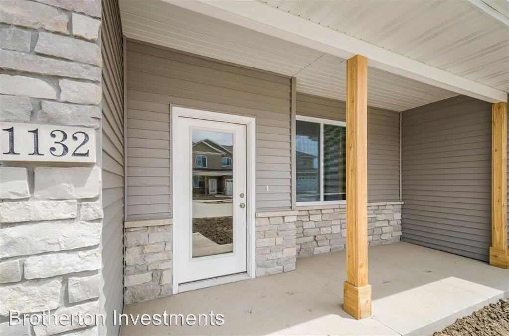 1215 Ronald Way - Photo 2 of 21