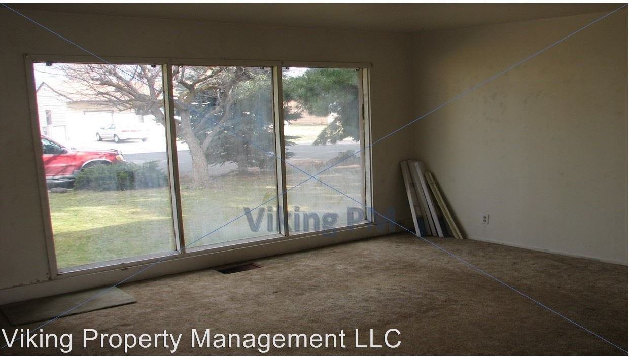 203 SW Ewen St - Photo 2 of 8