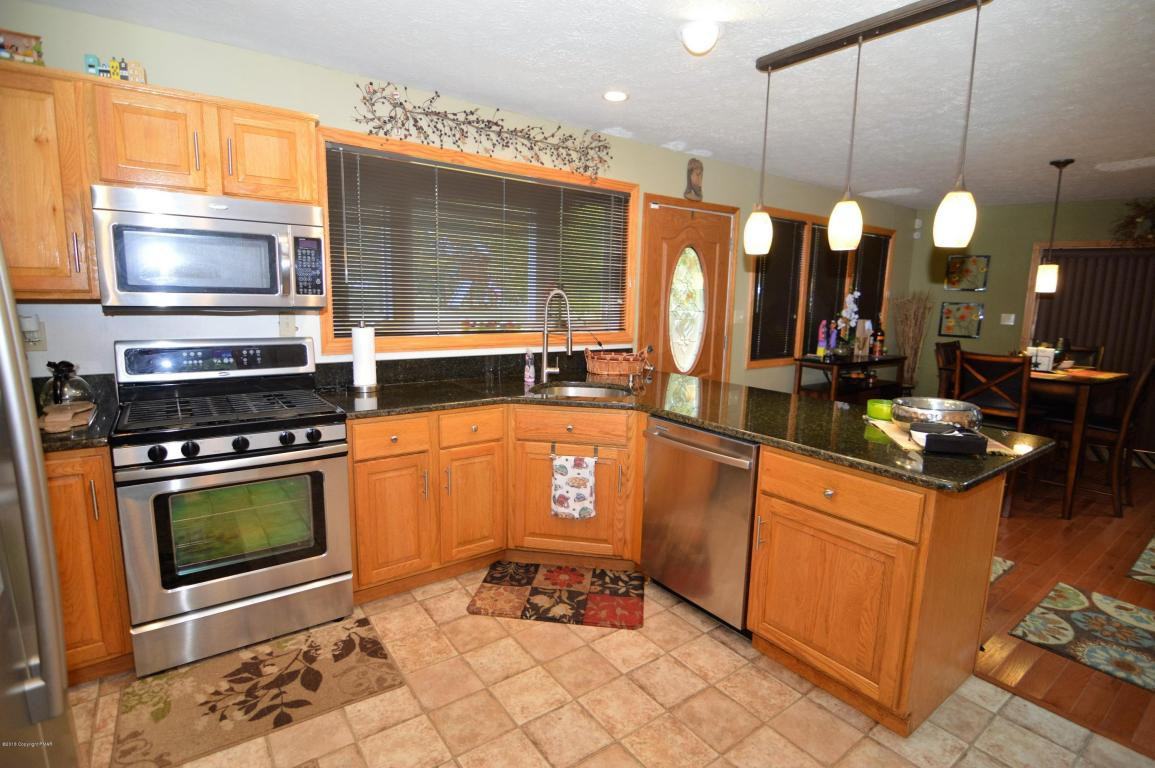 9 Denise Ct - Photo 2 of 19