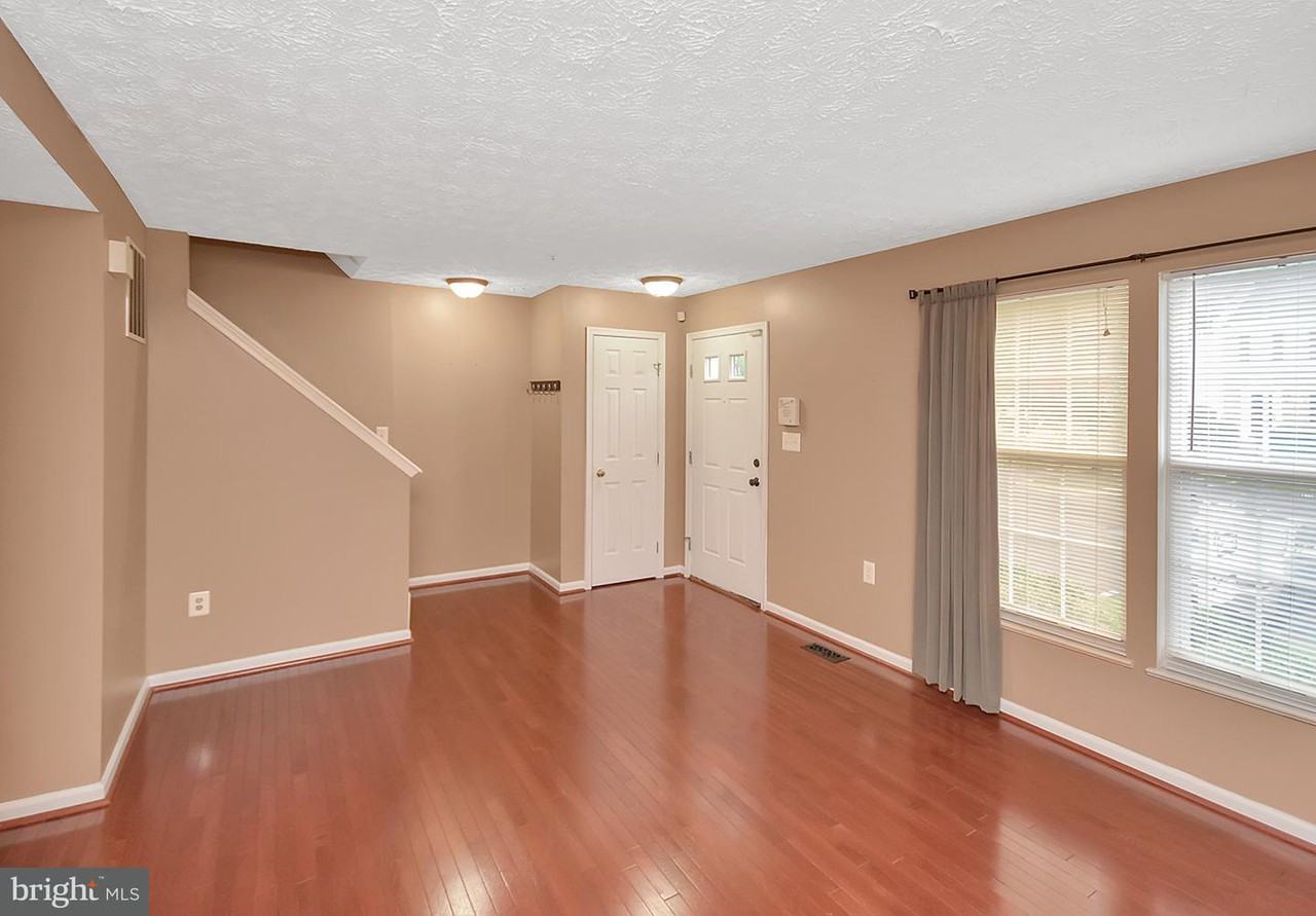 7810 Foxcove Ct - Photo 2 of 14