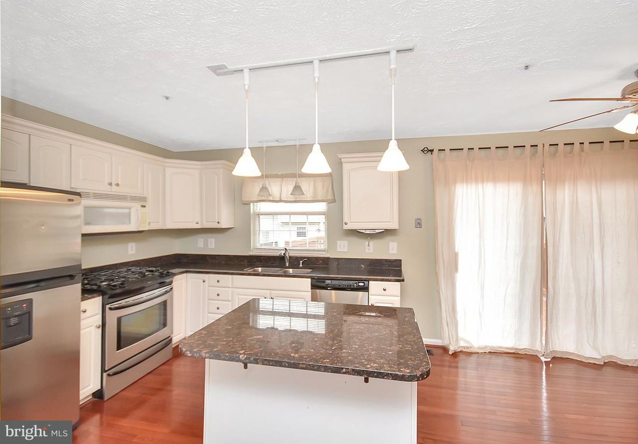 7810 Foxcove Ct - Photo 3 of 14