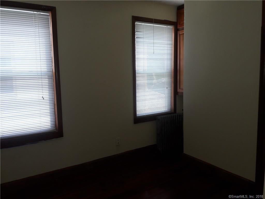 69 Nash St - Photo 2 of 7