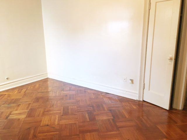 240 Brookville Boulevard - Photo 2 of 4