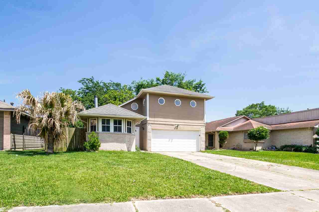 15215 Bedford Glen Drive - Photo 2 of 20