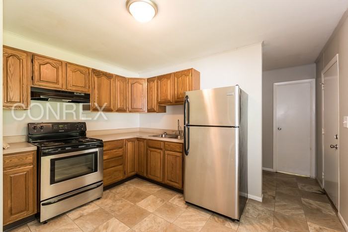 569 Kristine Ln - Photo 2 of 8