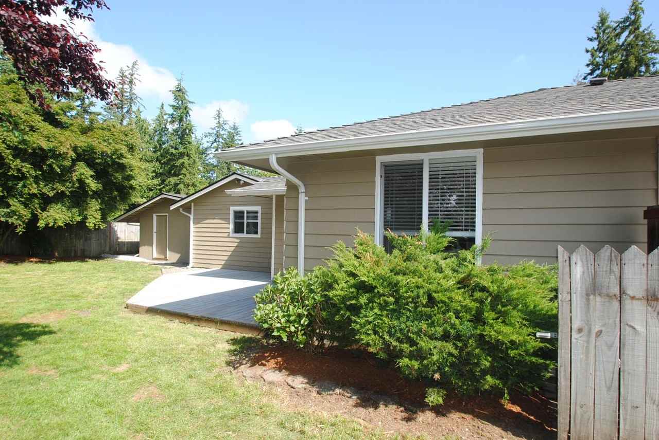 408 S Cobb Ave - Photo 3 of 13