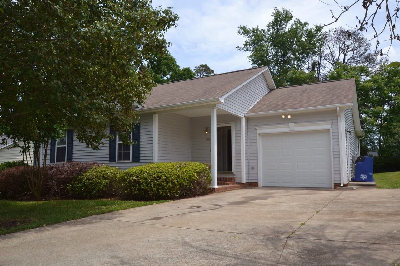 1742 Park Terrace Ln - Photo 2 of 9
