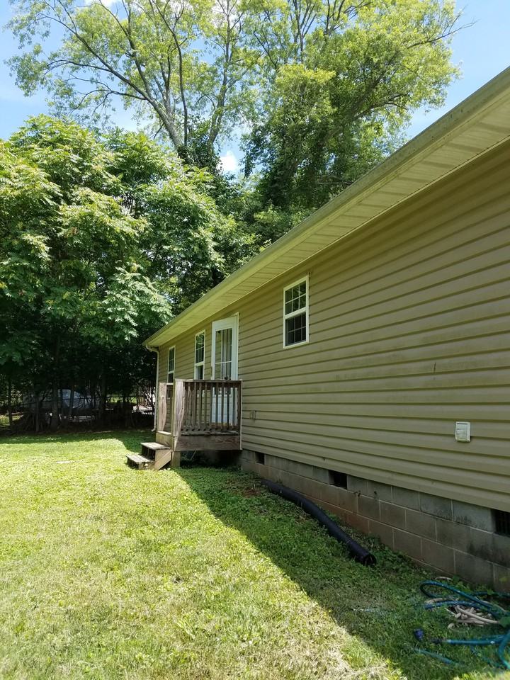 3715 Skyline Dr - Photo 2 of 14
