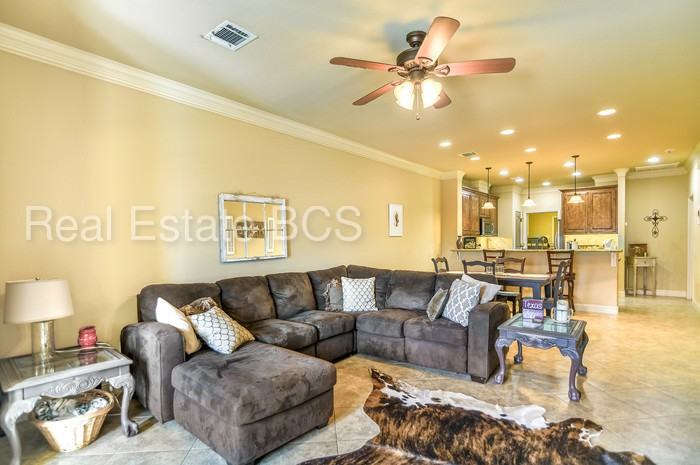 3813 Black Hawk Ln - Photo 2 of 17