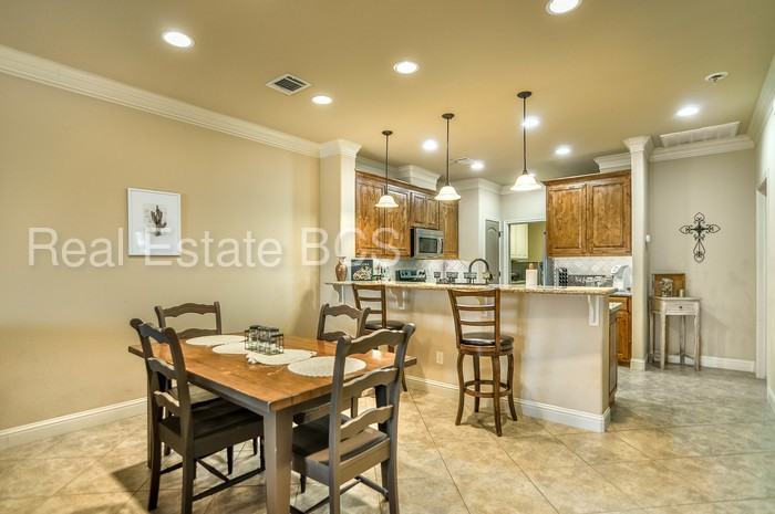 3813 Black Hawk Ln - Photo 3 of 17