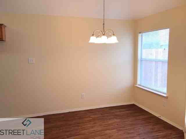 717 Somerset Dr - Photo 3 of 20