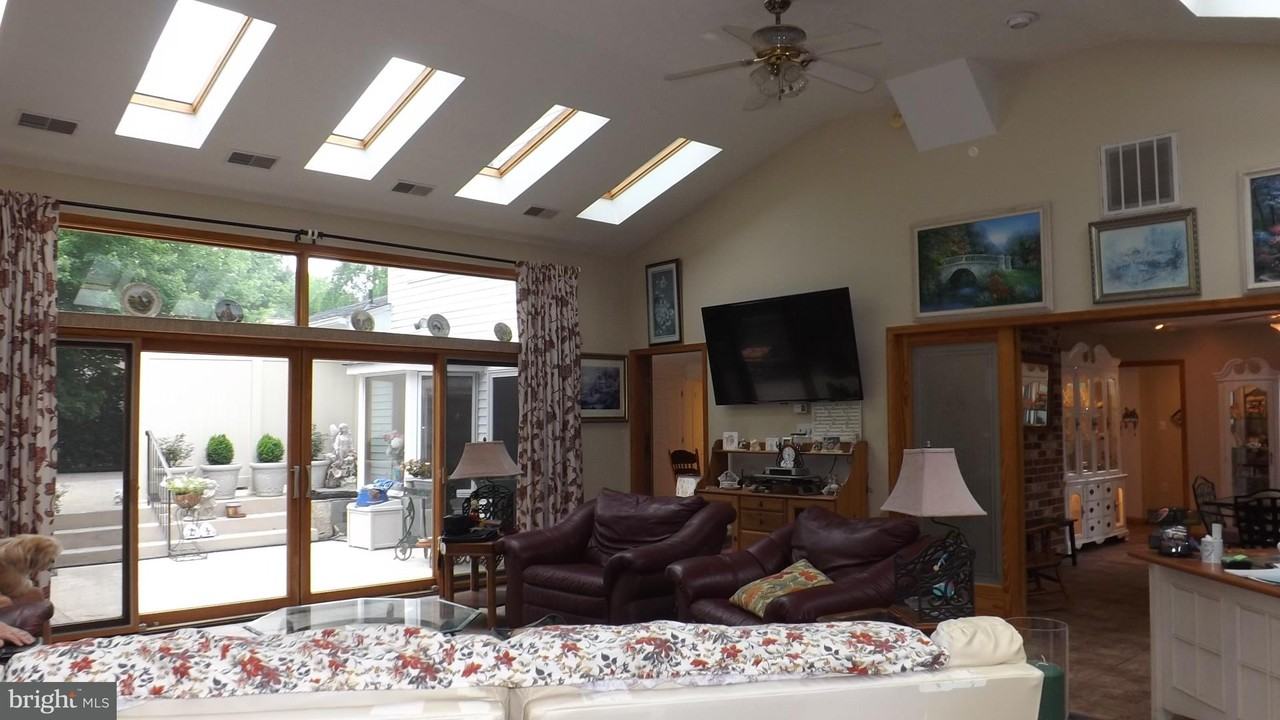 2754 Sprague Dr - Photo 3 of 18