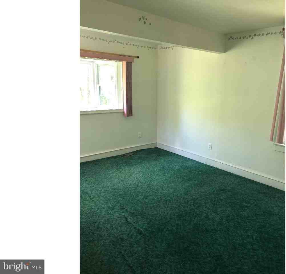 1092 Byrd Dr - Photo 2 of 4