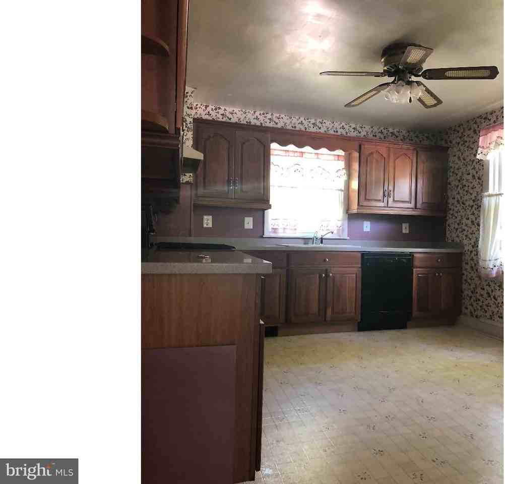 1092 Byrd Dr - Photo 3 of 4