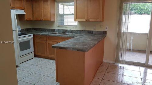 7902 Kimberly Blvd - Photo 2 of 8