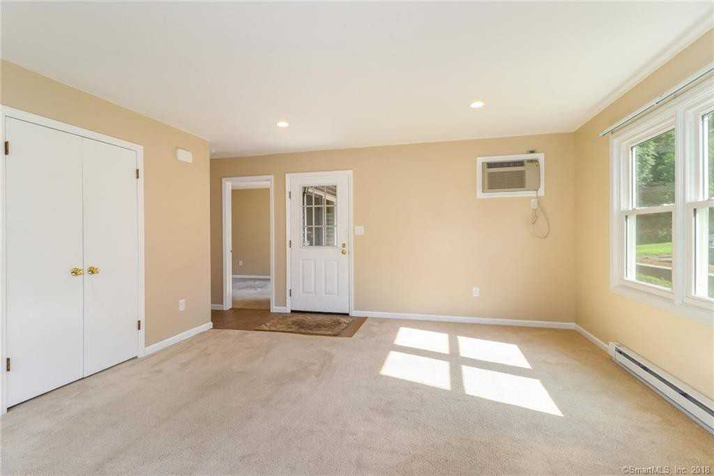 33 Upper Valley Dr - Photo 2 of 29