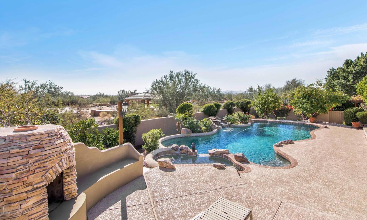 11585 N 120th St - Photo 3 of 28