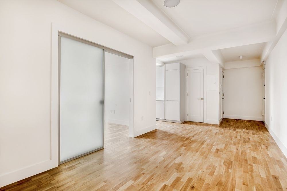 301 E 47th St #15G - Photo 3 of 5