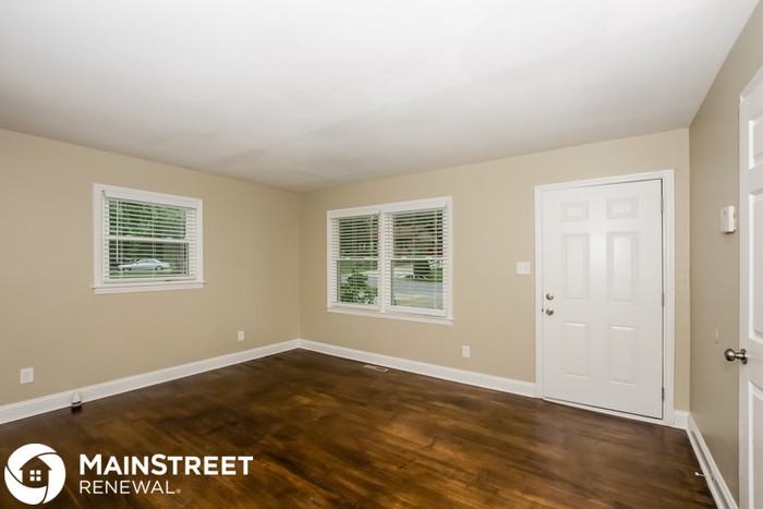3630 Sargeant Dr - Photo 3 of 12