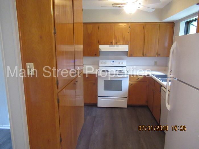 925 Twinbrook Ave - Photo 3 of 13