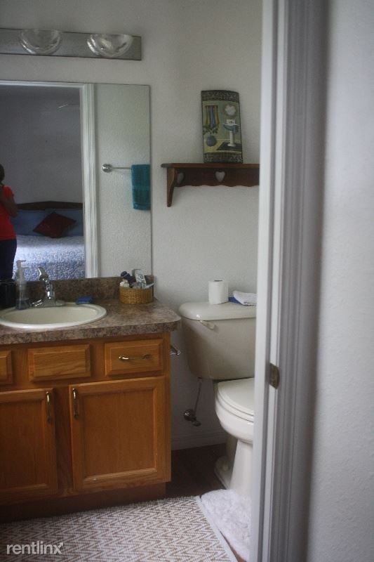 8715 NW 187th Ln - Photo 2 of 6